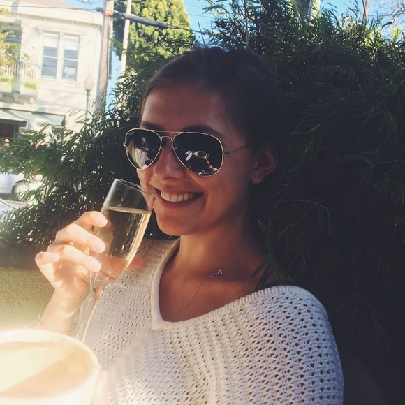 Meet your Posher, Mia - Picture 1 of 1